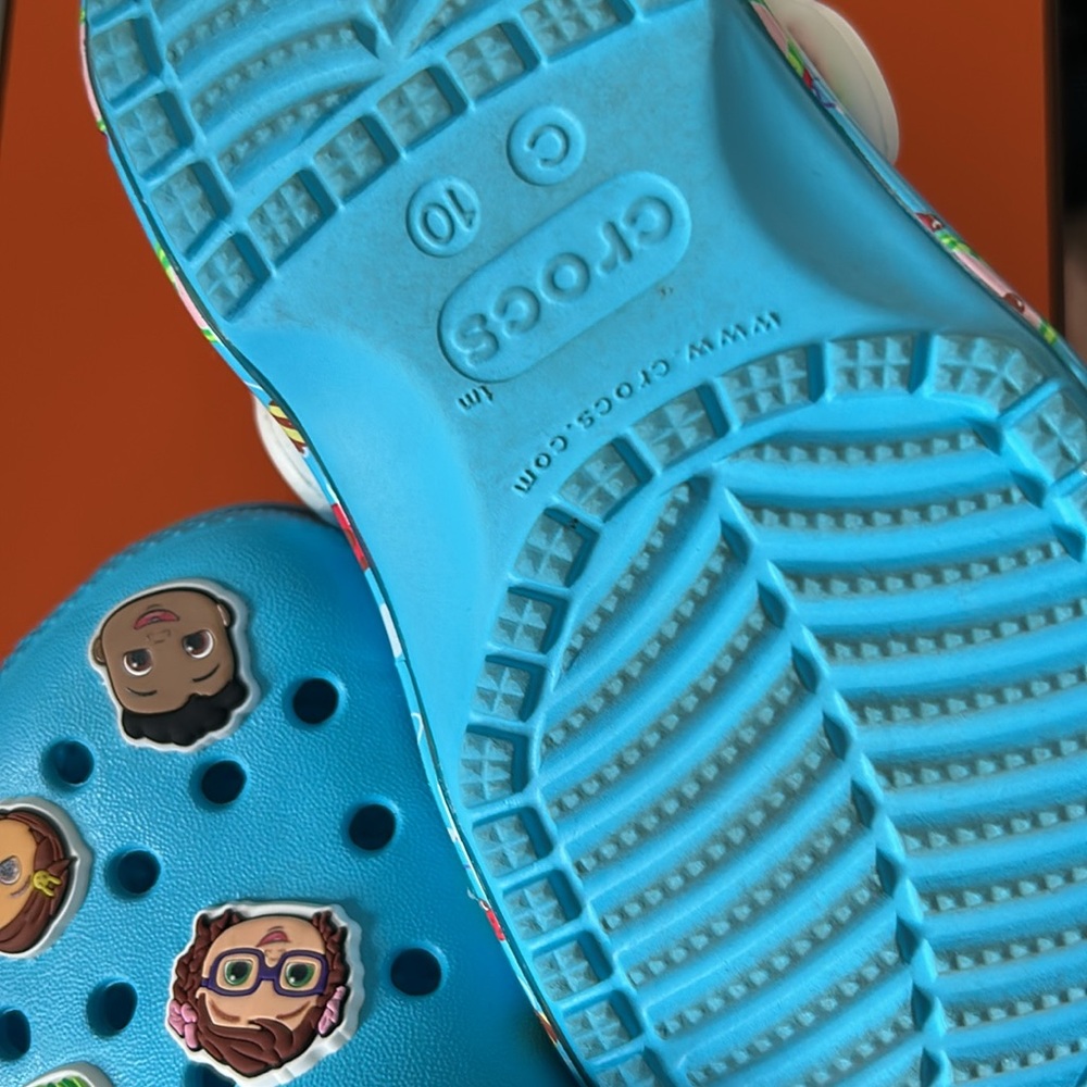 Cocomelon Toddler Kids‎ Classic Crocs with Back Strap Size 10 - Picture 7 of 9